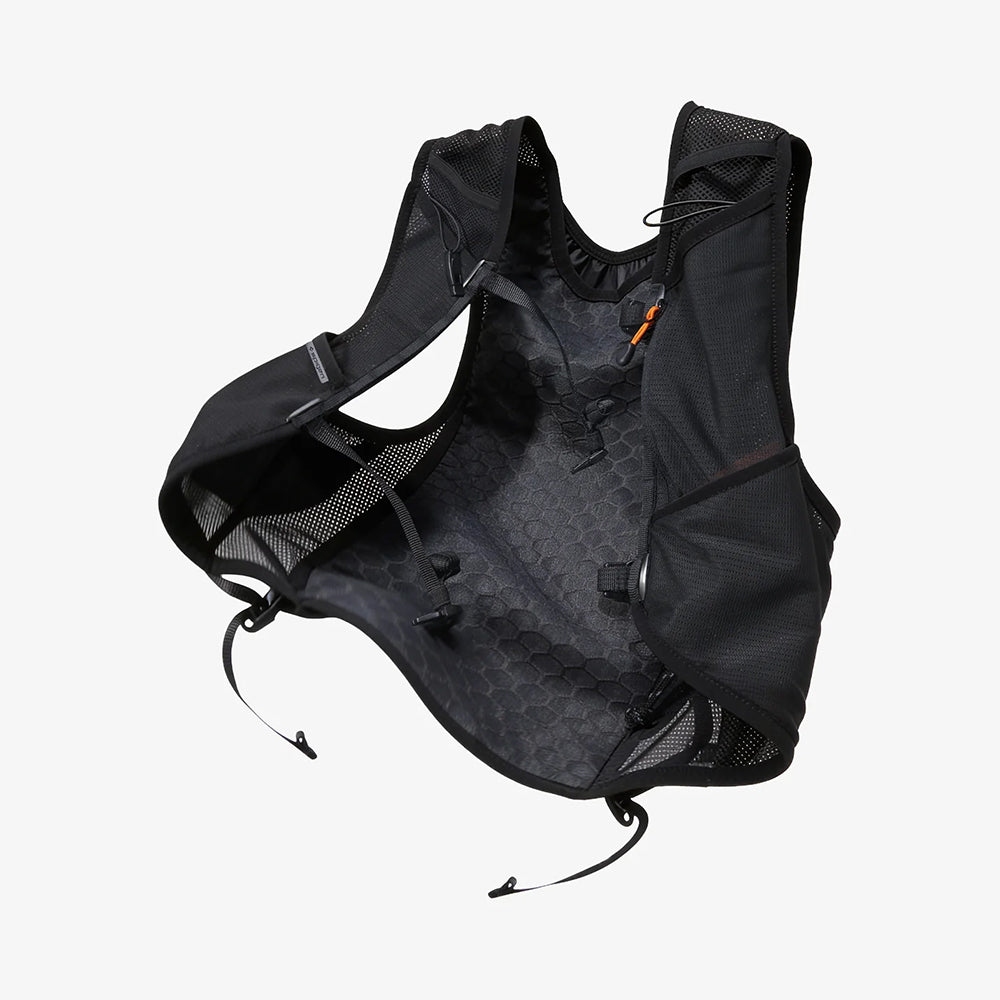 Spigen Dynamic Shield Running Vest A721, Size L - XL, Black AMP10225